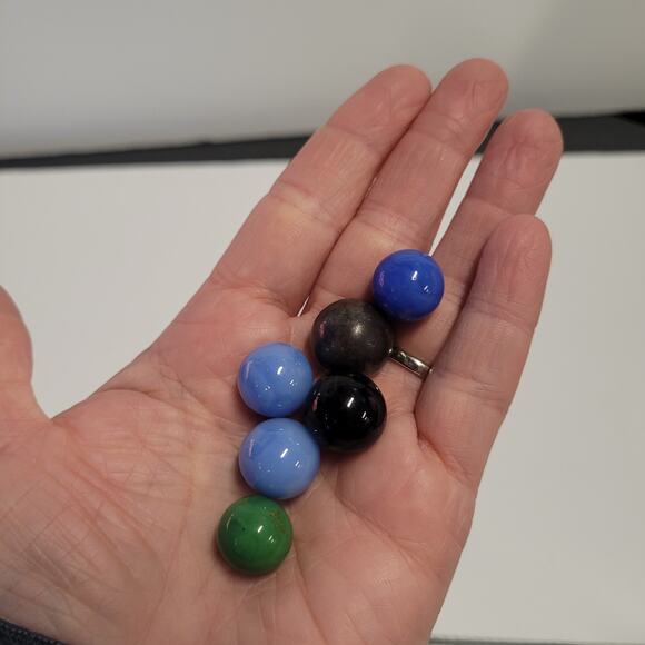 Vintage Mixed Bag Of Sizes And Brands Glass Marbles 1 Lb - Picture 2 of 6